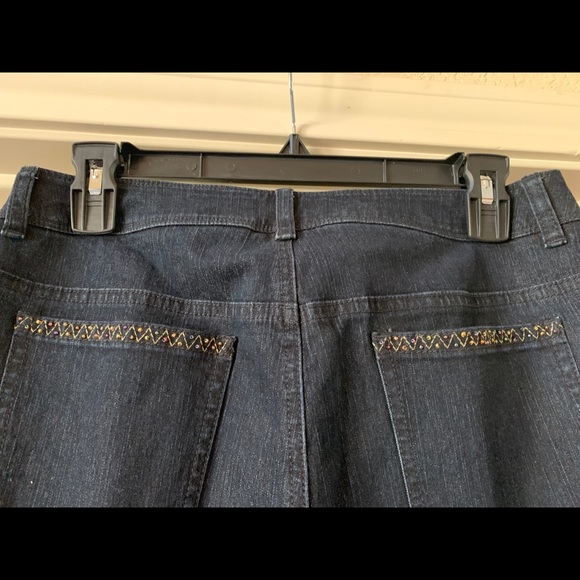 Jones New York Sport Jeans w/Bling Trim Pockets - Picture 2 of 3